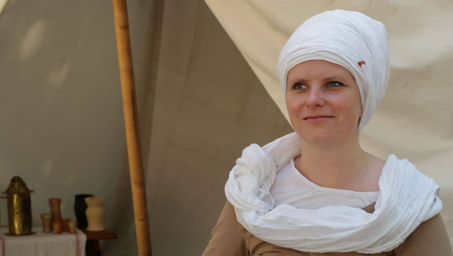 spätmittelalterliche Haube einer Frau