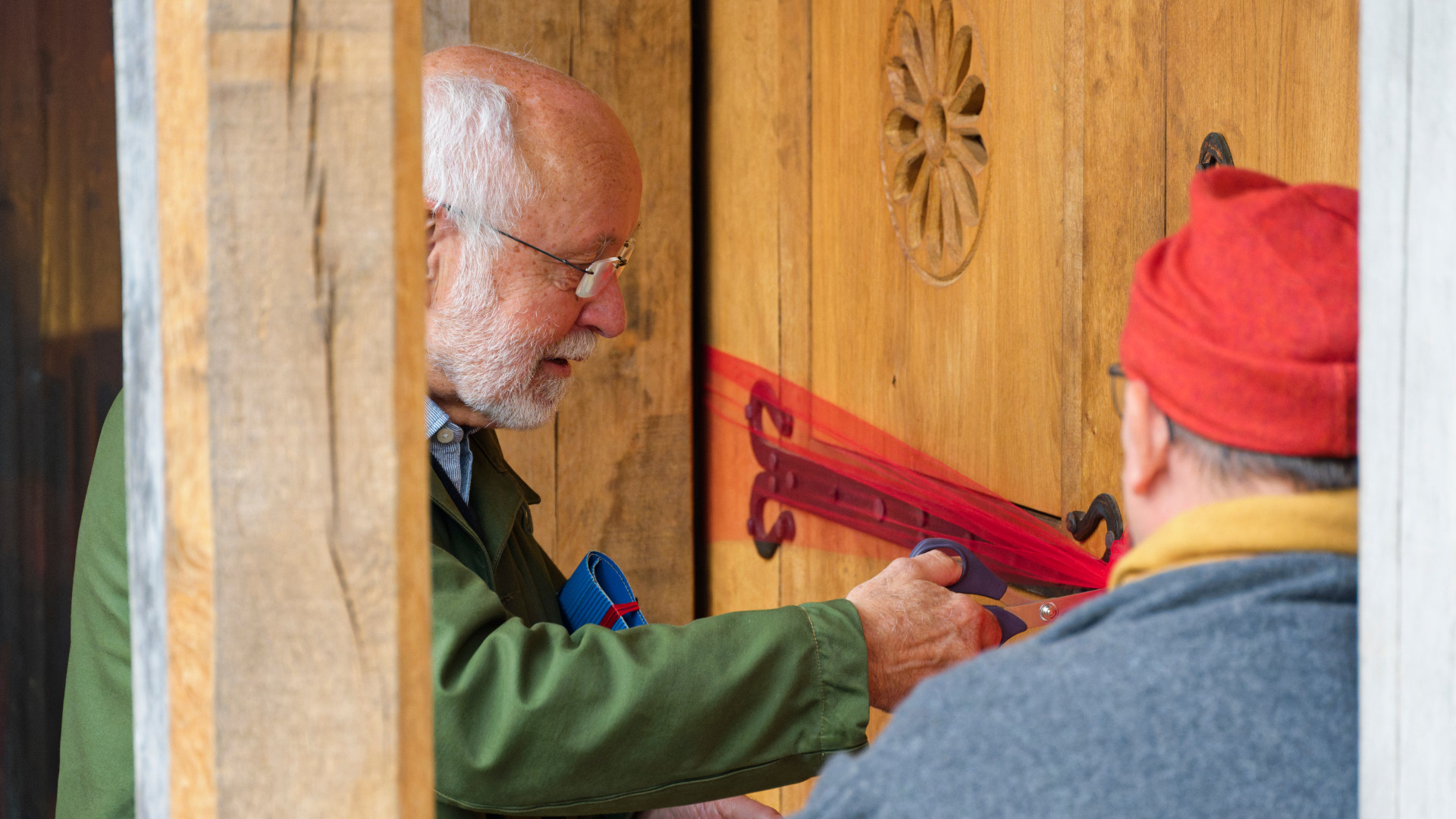 Das Tor wird geöffnet - Klostereröffnung Roter Hahn